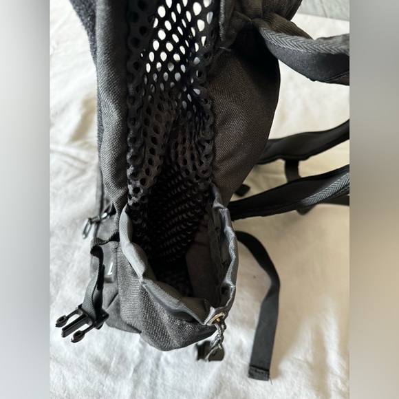 K9 Sport Sack | Dog Carrier Backpack (Medium, Air 2 - Jet Black) Pre-owned - Picture 7 of 10